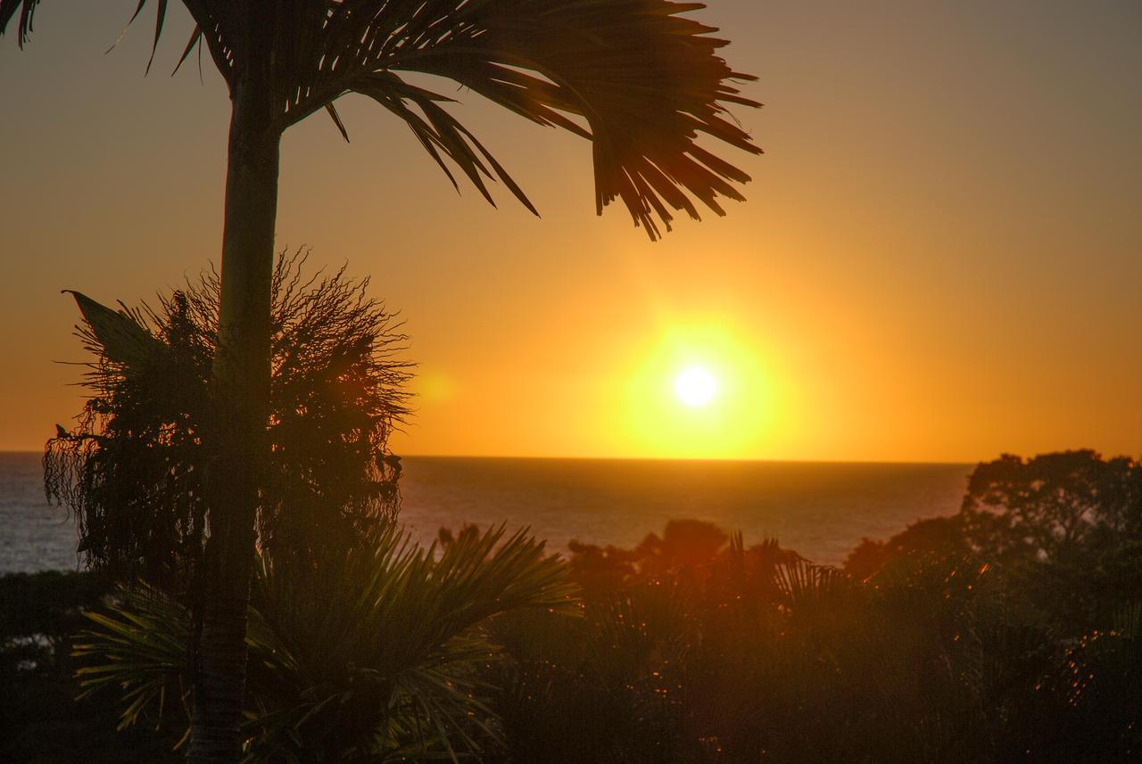 Coucher De Soleil Ambatoloaka  Exterior foto