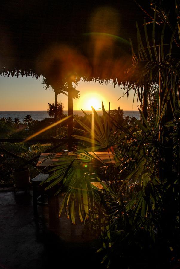 Coucher De Soleil Ambatoloaka  Exterior foto